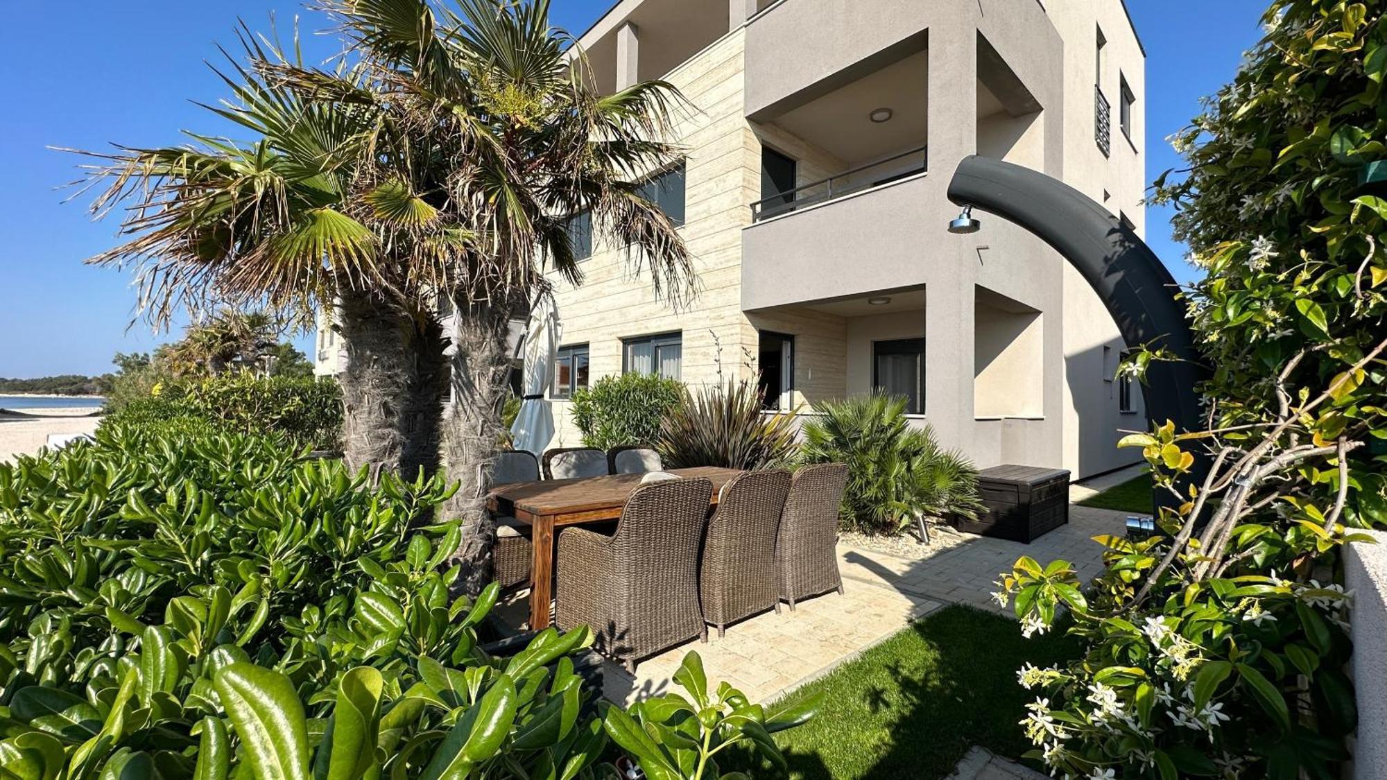 Apartments The Beach Resort Вир Екстер'єр фото