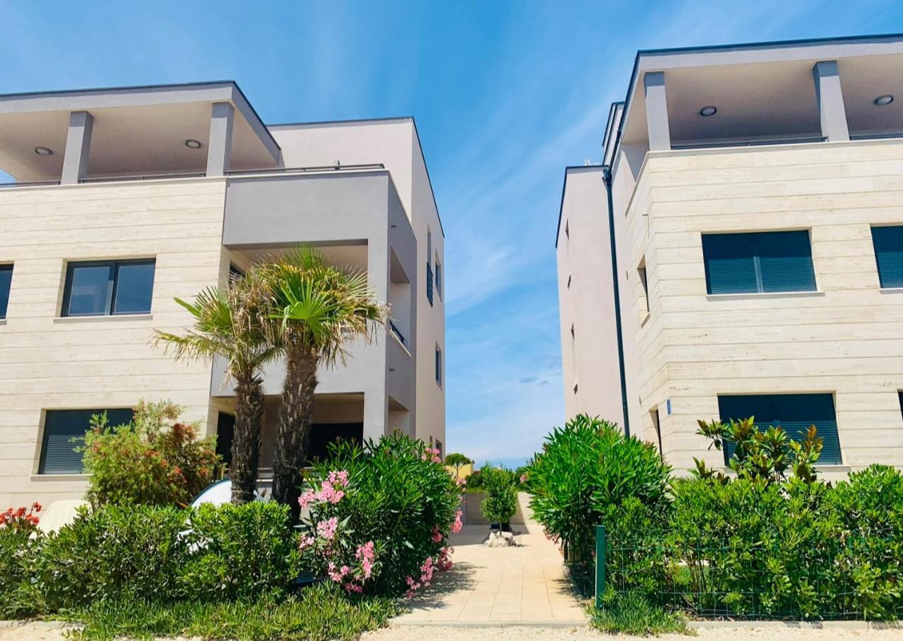 Apartments The Beach Resort Вир Екстер'єр фото