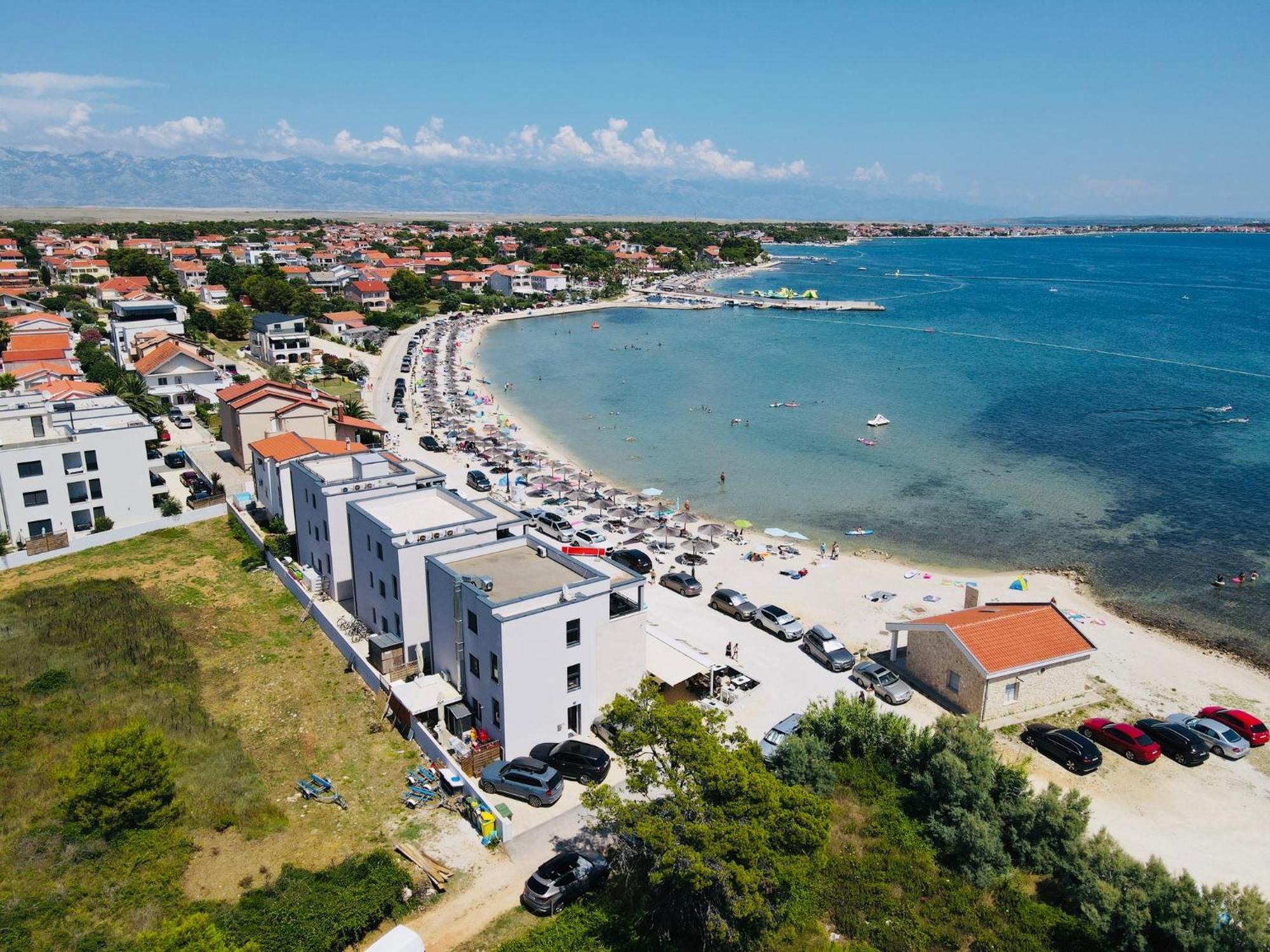 Apartments The Beach Resort Вир Екстер'єр фото