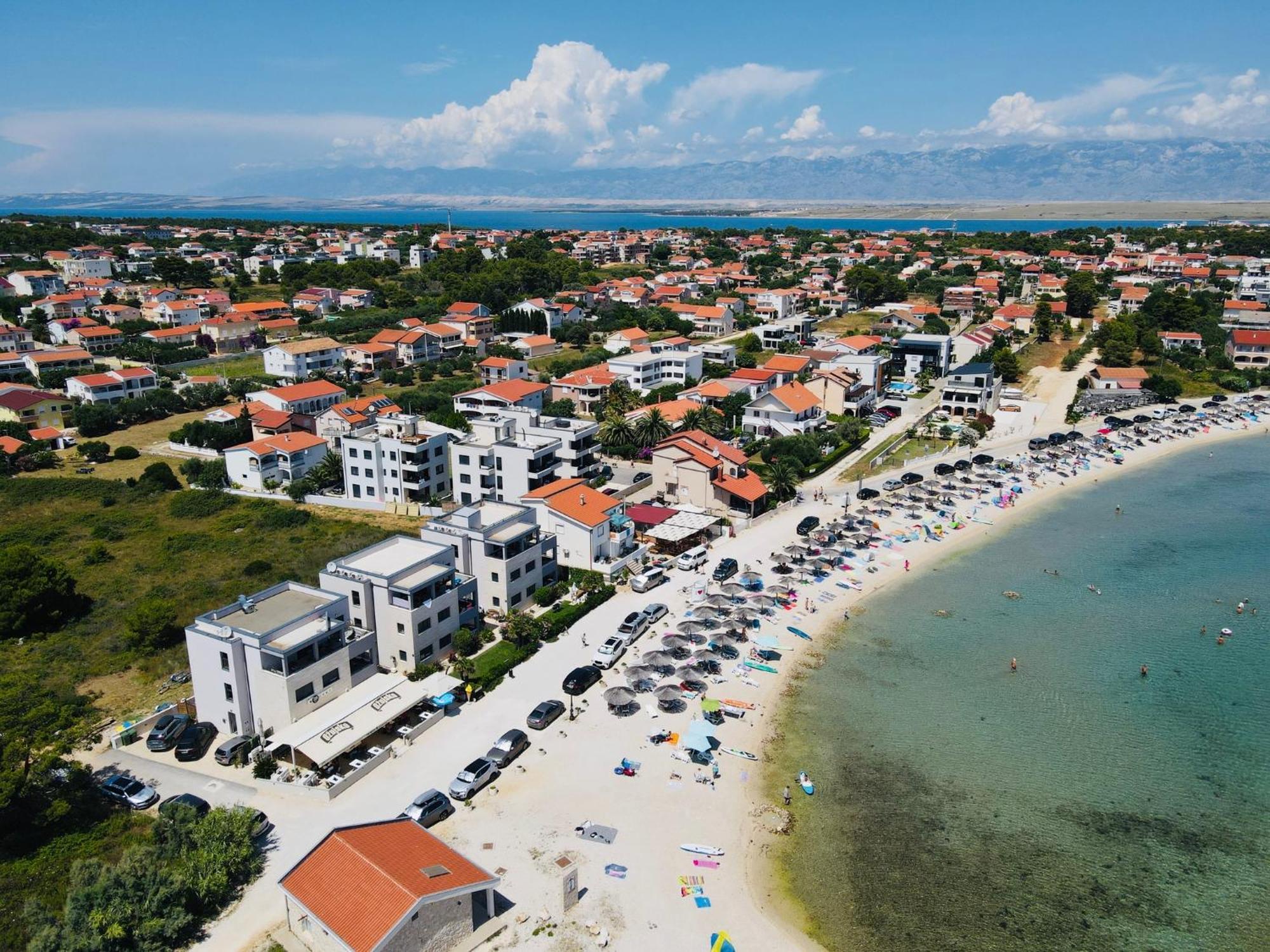 Apartments The Beach Resort Вир Екстер'єр фото