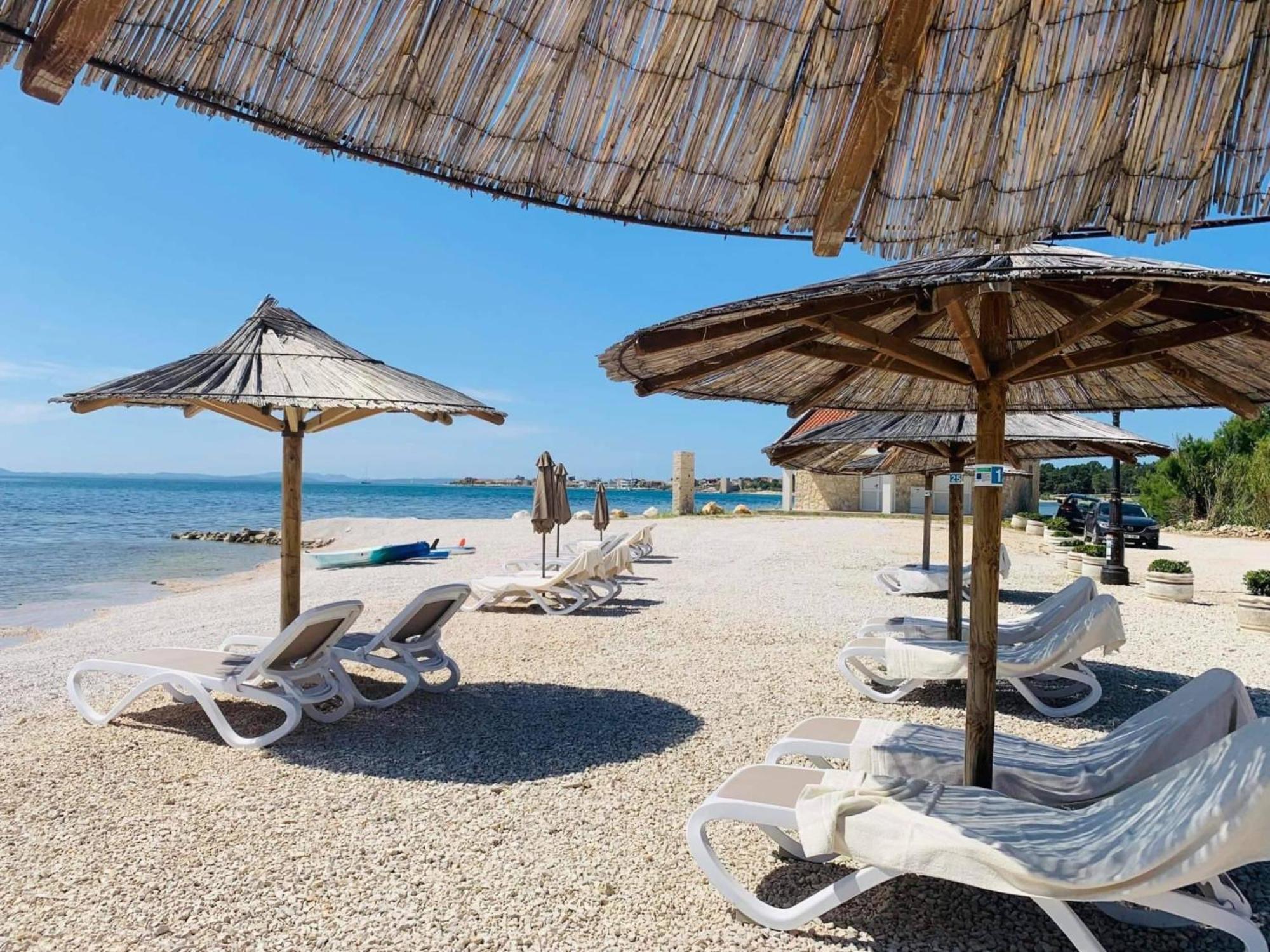 Apartments The Beach Resort Вир Екстер'єр фото