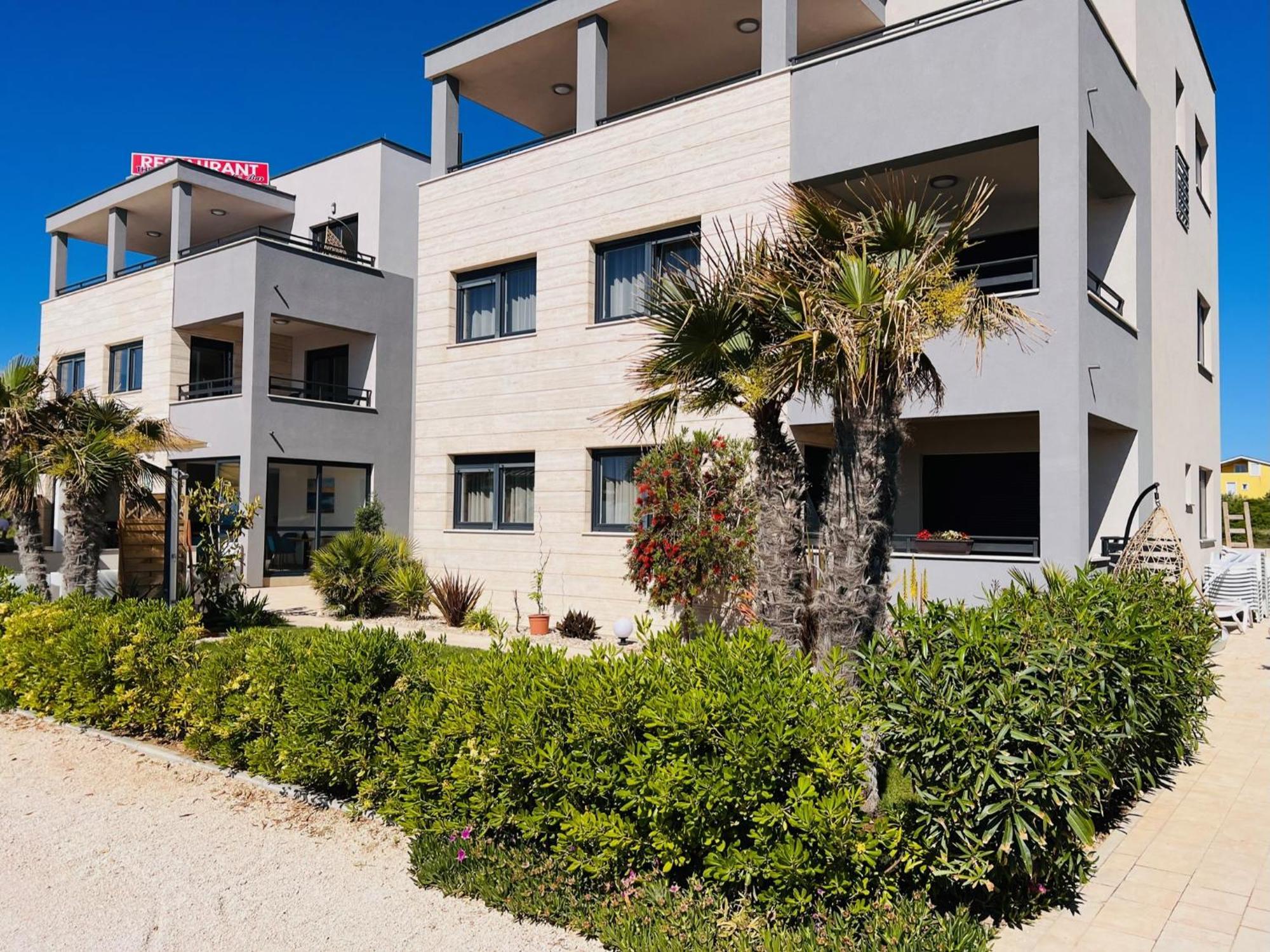 Apartments The Beach Resort Вир Екстер'єр фото